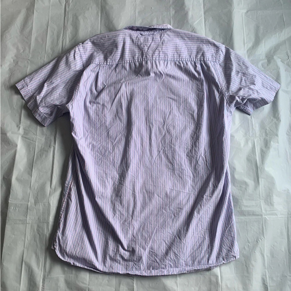 ๐ Menโs Tommy Hilfiger Short Sleeve Shirt - Size M ๐ - Picture 2 of 8